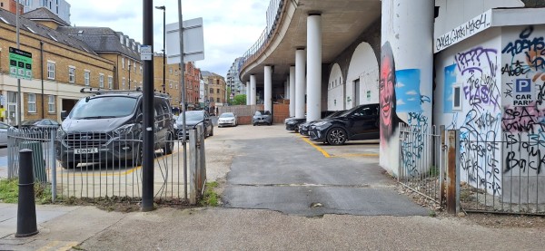 Parking on Cable St (Medium Vans), E1